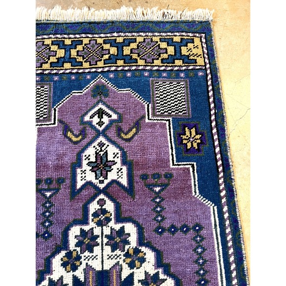 Vintage Turkish Anatolian 100% Wool Handwoven 1'8 x 3'10 feet Carpet Prayer Rug - Picture 2 of 3